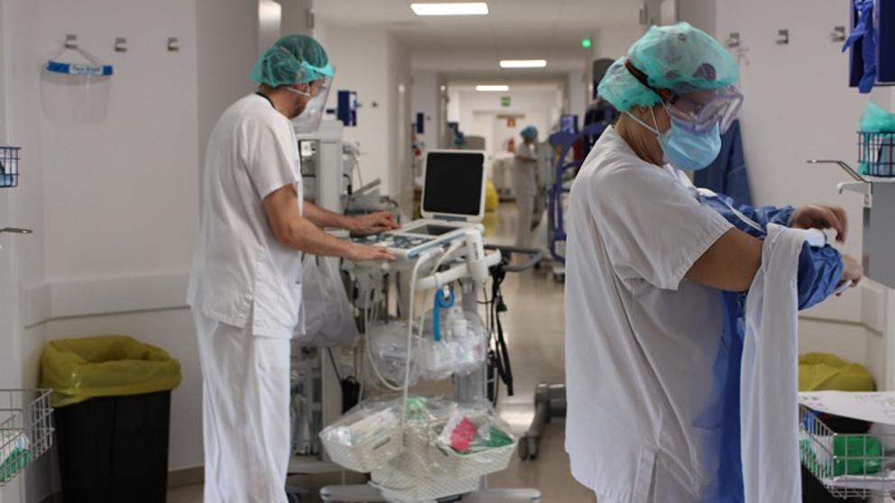 El Hospital Trueta cierra la mitad de las camas de UCI de ...