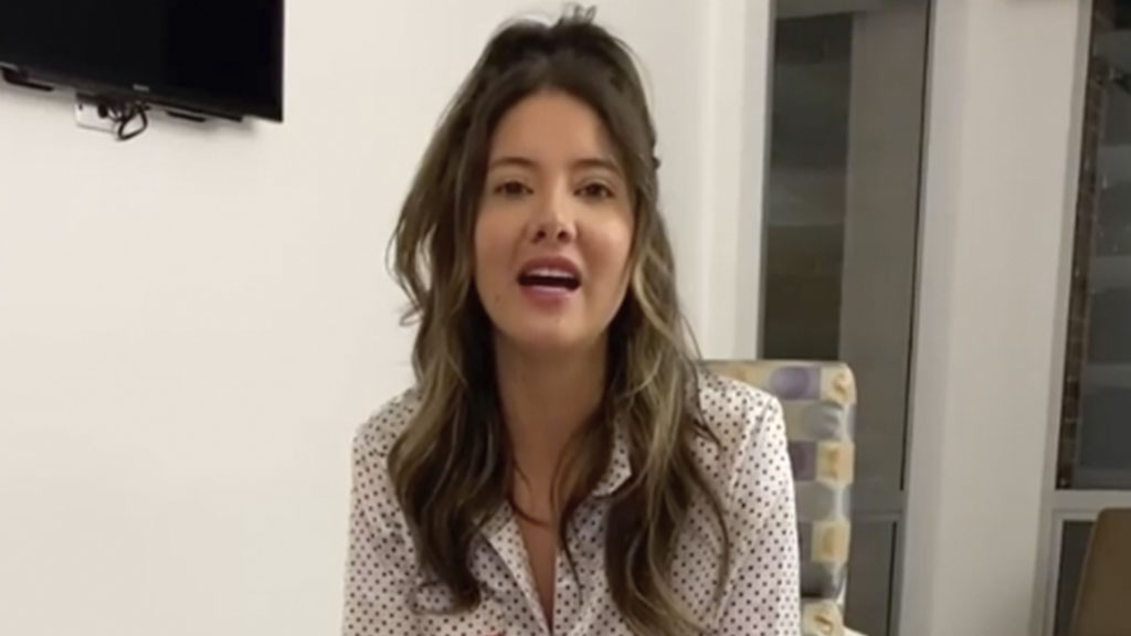 VIDEO] Daniella Álvarez cuenta por qué le amputarán su pie ...