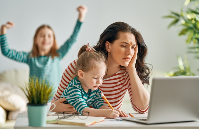 mom forgets kids