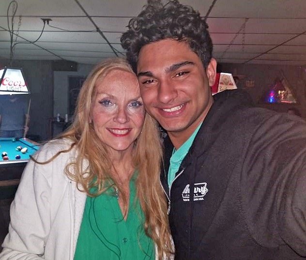 60-Year-Old Grandma Engaged To Her 21-Year-Old Boyfriend And Refuses To ...