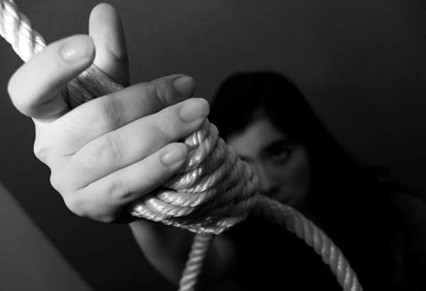 Una adolescente se suicida tras ser exhibida desnuda en las redes ...