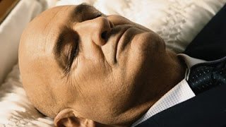 INSÓLITO! Mujer se embaraza de un cadáver - Noticia al Minuto