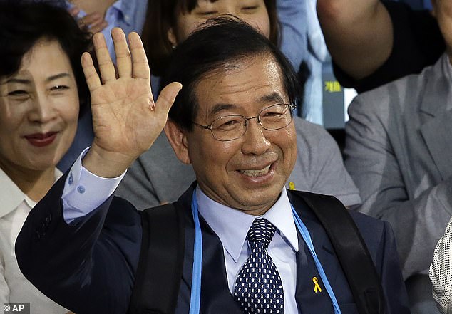 Officers found the body of Seoul mayor Park Won-soon, pictured above, who turned his phone off and left a message with 