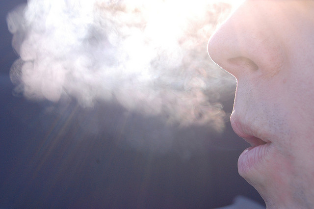 how to make yourself sneeze