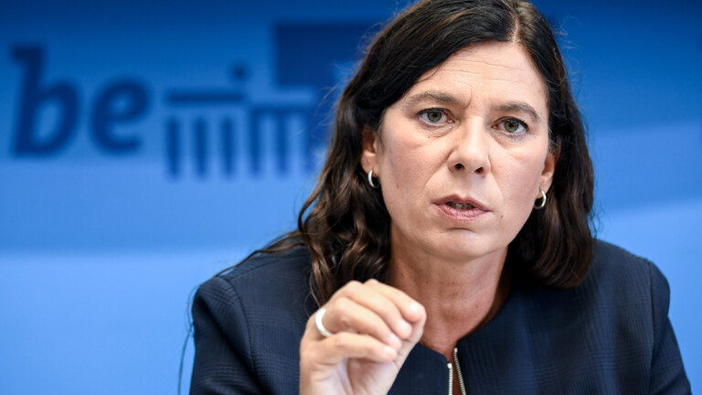 Jetzt ist es offiziell: Schulsenatorin Scheeres peinlichste ...