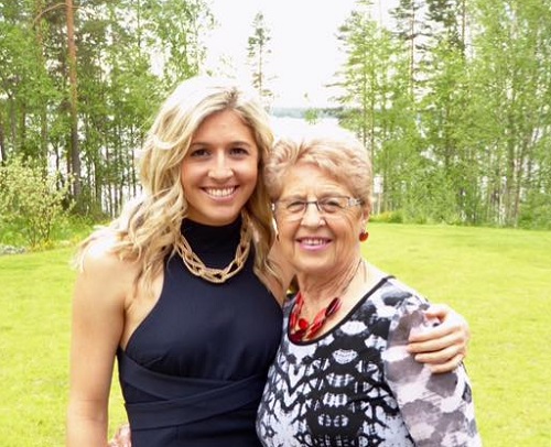 Last Letter of a 27 Year Old Ms.Holly Butcher | Notes