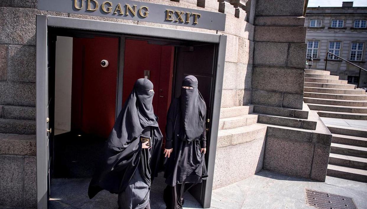 German state bans burqas in schools, says it doesn