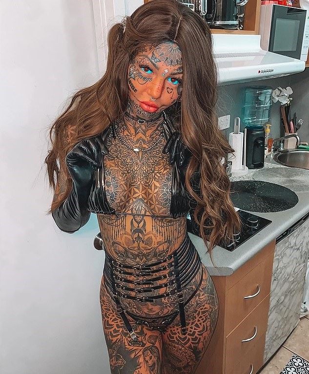 Woman Who Spent 120k On Body Modifications Shares Latest Addition To Her Appearance Small Joys 5437