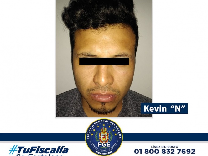 Tras escuchar los gritos, el esposo de la paciente entró al consultorio y agredió al presunto doctor identificado como Kevin “N”, quien llevaba tres meses trabajando en la Unidad de Partería.