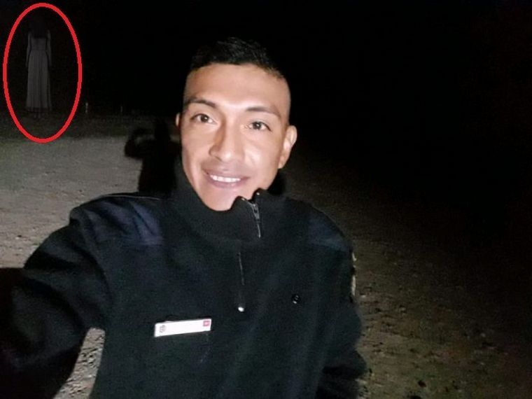Escalofriante: policía se hizo una selfie y de fondo apareció "la ...