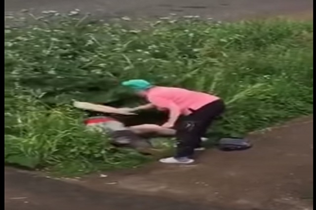 Video: Señora descubre a pareja teniendo sexo y les da tremenda paliza