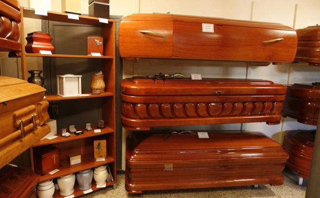 Confunden un ataúd que iba de Oviedo a Valladolid para un entierro ...