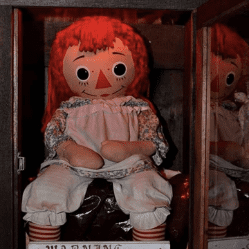 Desaparece Anabelle?, la muñeca de los Warren espanta a las redes ...