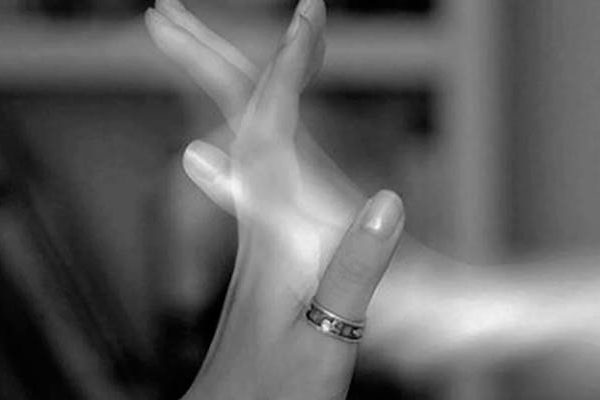 Señales de que se comunica contigo un ser querido que ya falleció ...