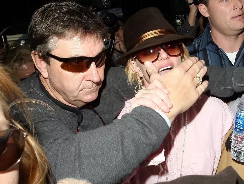 Britney Spears Father Remains In Control Of Her Conservatorship After Court Hearing Small Joys