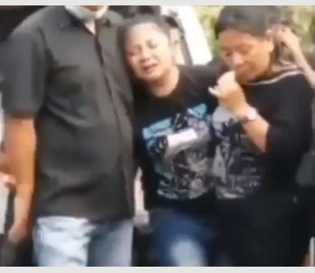 Video escalofriante: un cadáver "saludó" desde su ataúd |