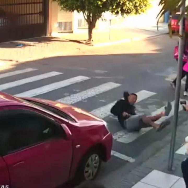 En Brasil, una policía celebraba el Día de la Madre en la escuela ...