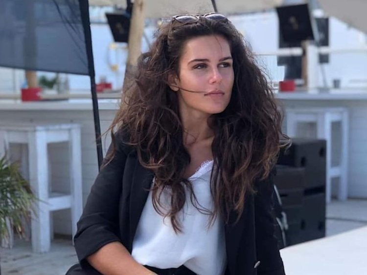 Muere a los 17 años por un shock tóxico que le provocó un tampón - Los Replicantes