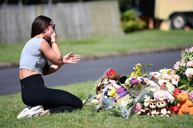 El ex jugador de rugby Rowan Baxter quema vivos a su mujer y sus tres hijos y se suicida apuñalándose | Rugby