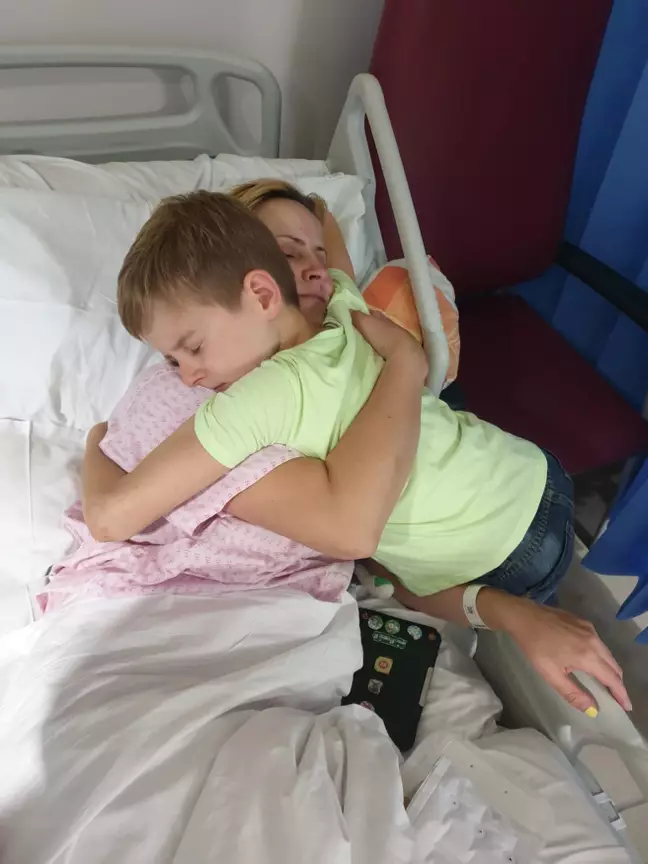 Mother Who Woke Up Paralyzed From The Waist Down Discovered She Had Rare Condition That Caused