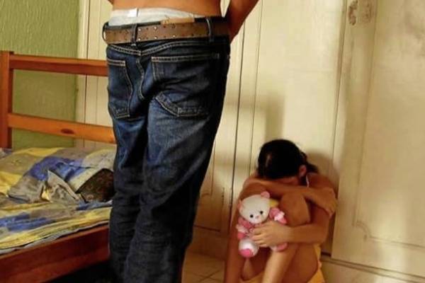 En Guayaquil, una mujer encontró a sus esposo abusando de su propia hija | Nueva Mujer