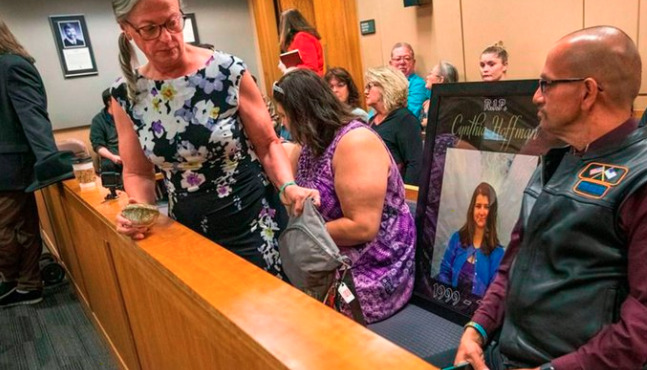 Sexo virtual y una macabra propuesta: la adolescente que asesinó a su mejor amiga por 9 millones de dólares - MisionesOnline