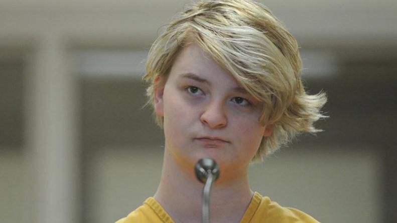 La adolescente que asesinó a su mejor amiga por 9 millones de dólares - ElDoce.tv