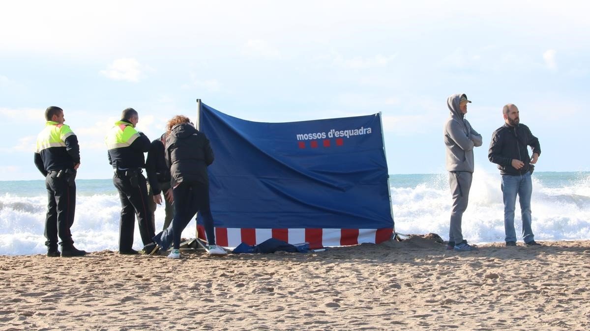 Muere ahogado un hombre de 64 años en una playa de Sitges