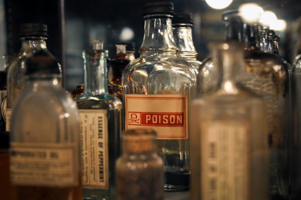 ᐈ Veneno imágenes de stock, fotos frasco de veneno | descargar en Depositphotos®