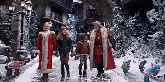 Kurt Russell And Goldie Hawn Return As Santa Claus And Mrs. Claus For ...