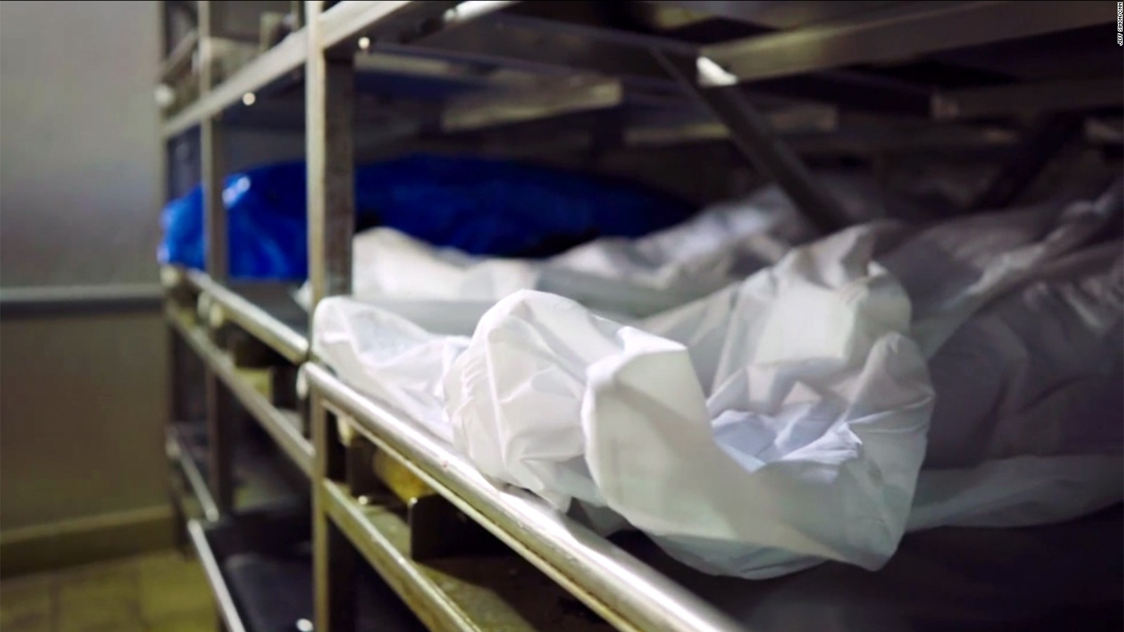 Una morgue desbordada por muertes de sobredosis | Video | CNN