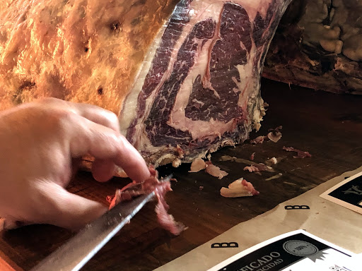 Cuarto y Mitá | Canibal, carnicería especializada en carnes premium para  carnivoros exigentes.