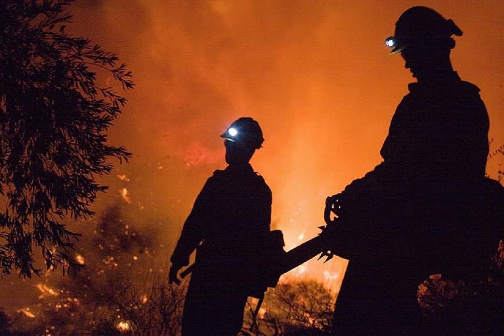 Un niño muere tras intentar escapar de un incendio