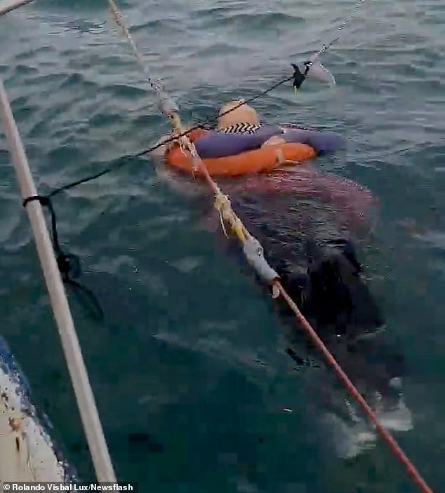 This is the moment Angelica Gaitan, 46, was found in a very weakened state off the coast off Colombia