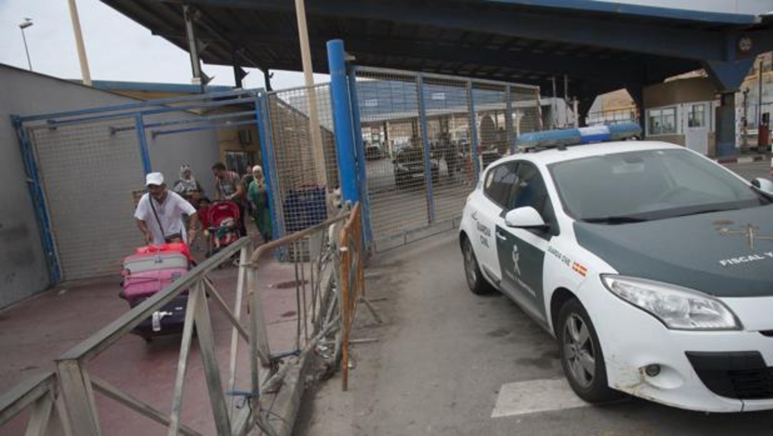 Una mujer ahoga a su marido con una bufanda en Ceuta