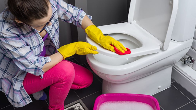 Cómo Limpiar el Inodoro »» (3 Trucos // Productos Caseros)