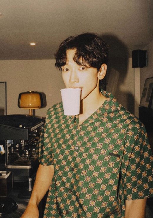 역시 대인배 비룡`비, `컵 깨물기` 지적에 "하지 말깡" 댓글 - 라디오코리아