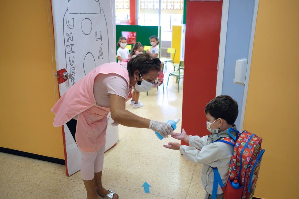 Aumentan las intoxicaciones por geles hidroalcohólicos en niños por la pandemia - Sociedad - COPE