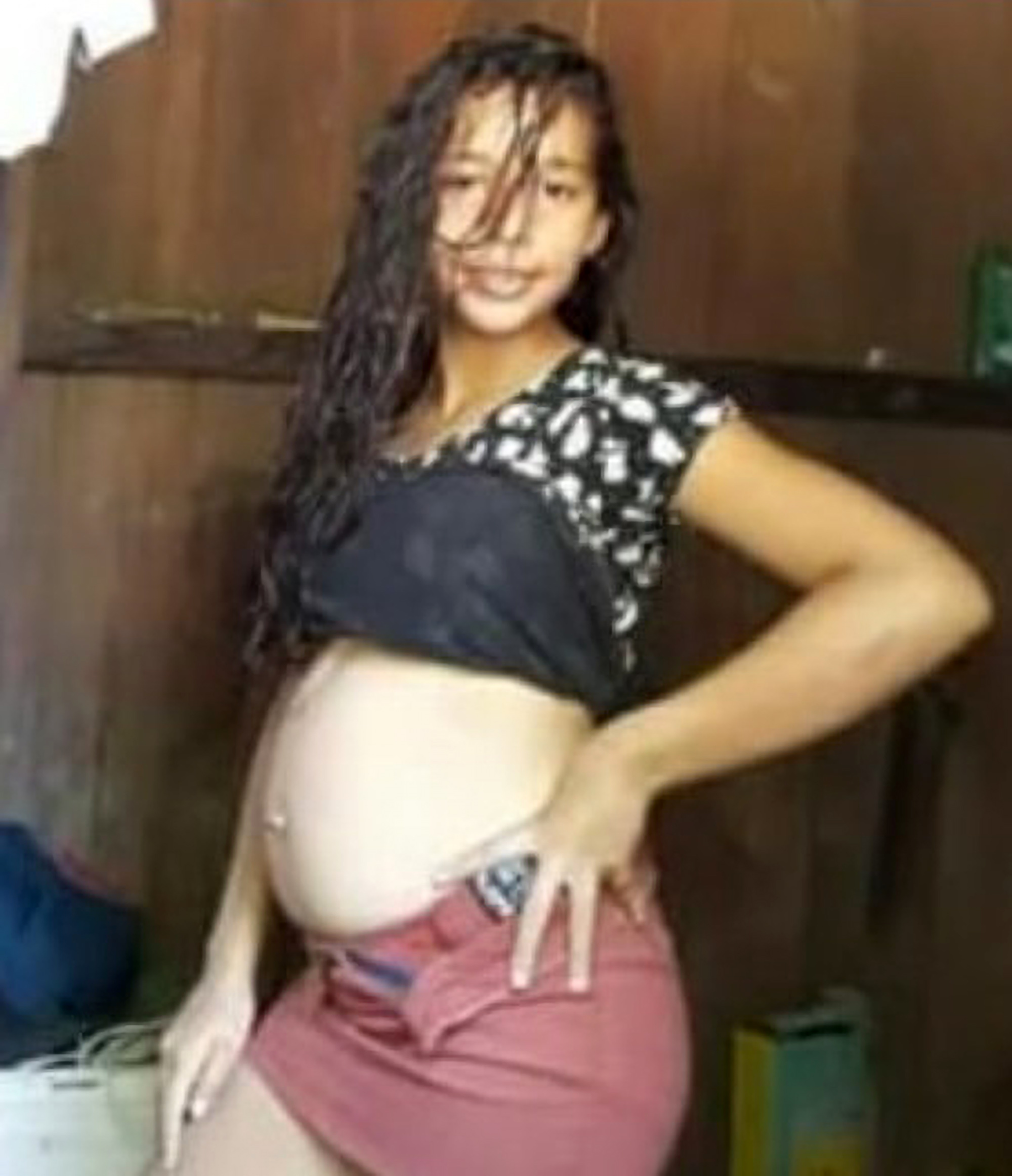 Девочка беременна