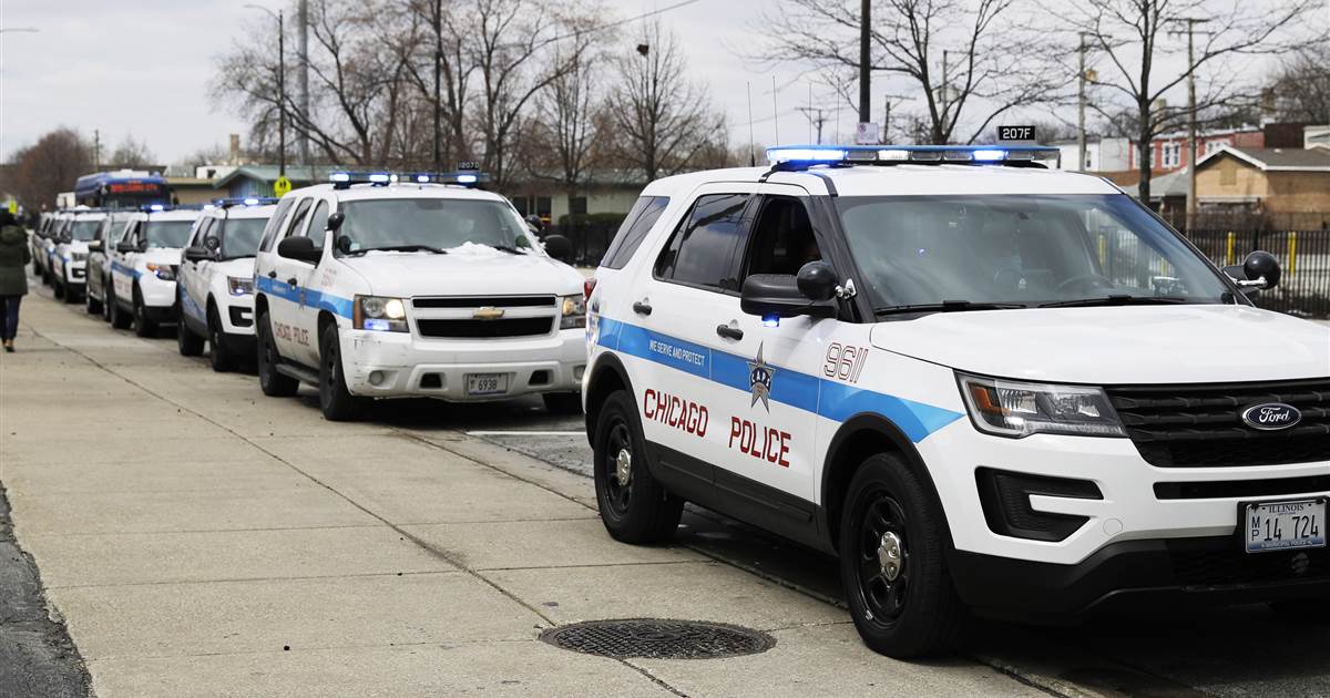 Chicago sisters accused of stabbing store security guard 27 times after he  asked them to wear a mask