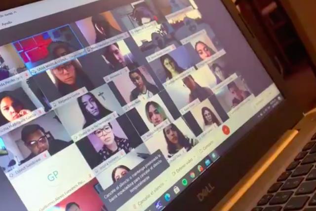 Profesora que maltrató a estudiantes en clase virtual fue expulsada de la institución - Educación - Vida - ELTIEMPO.COM