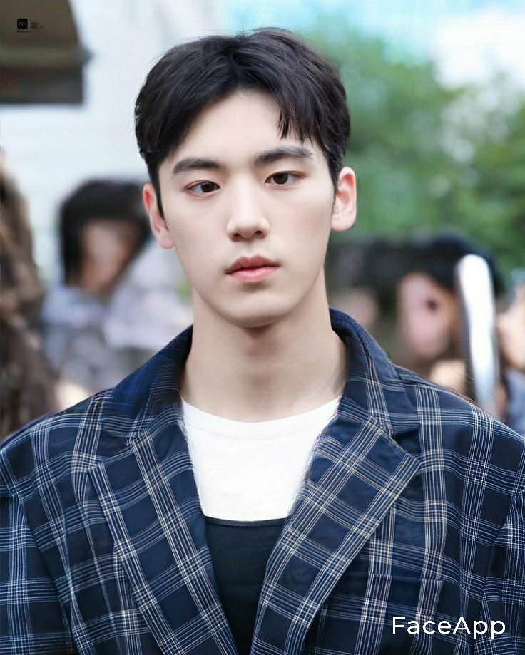 “대박, 진짜 미친거 아니야?”…여자 아이돌들을 남장시켰다가 얻게된 ‘충격적인’ 비주얼 모음.jpg - Honey tips