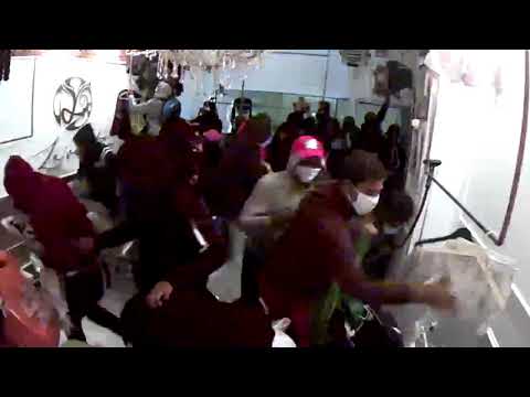 Looters ransack Philadelphia boutique amid protests