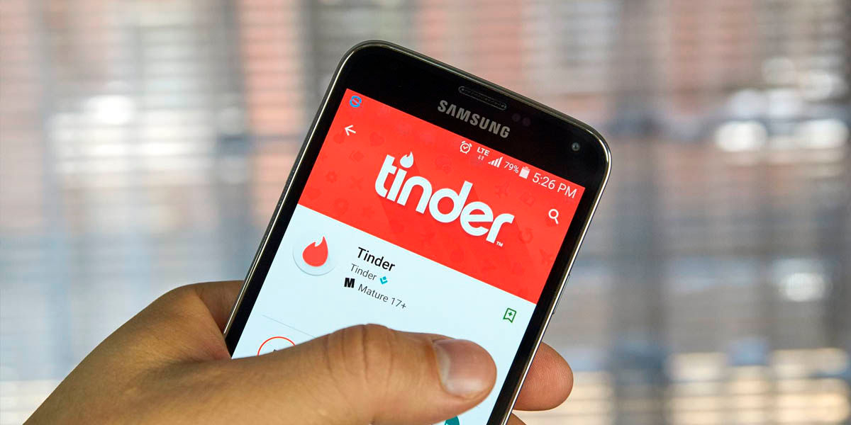 Tinder verificará las fotos de los perfiles para evitar sustos
