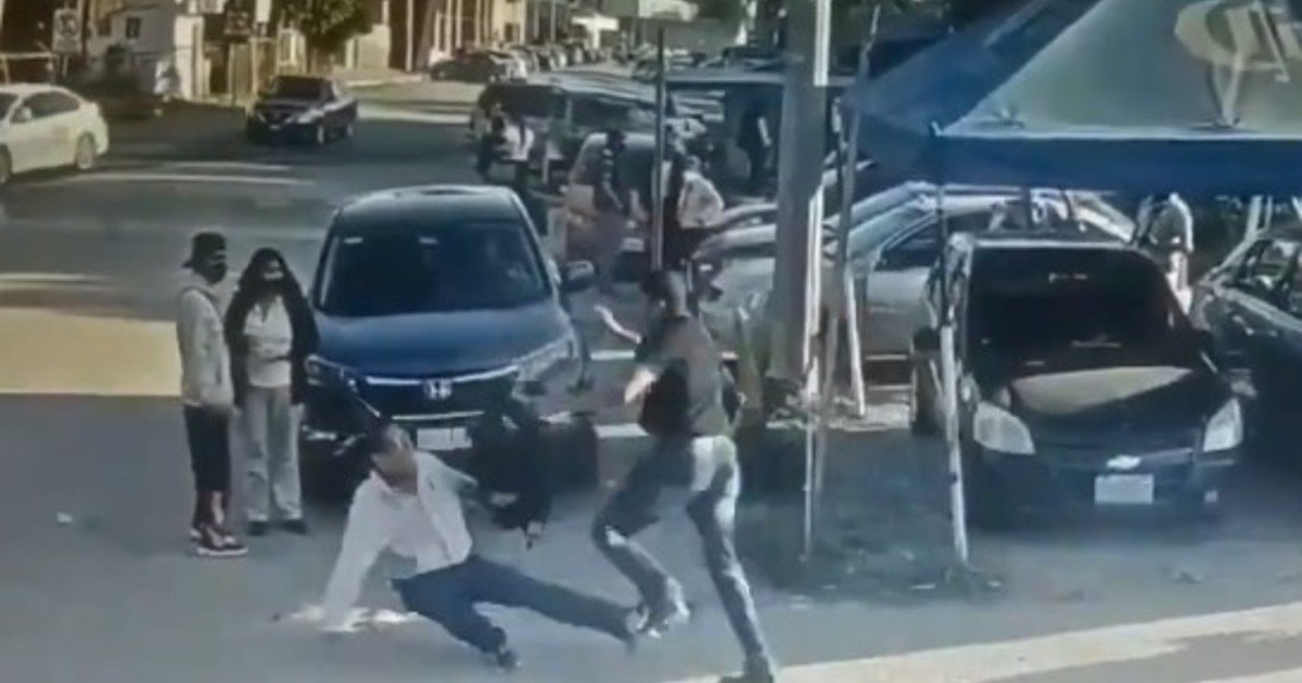 Video: quiere matar al violador de su hija, se equivoca y apuñala a un inocente - Clarín