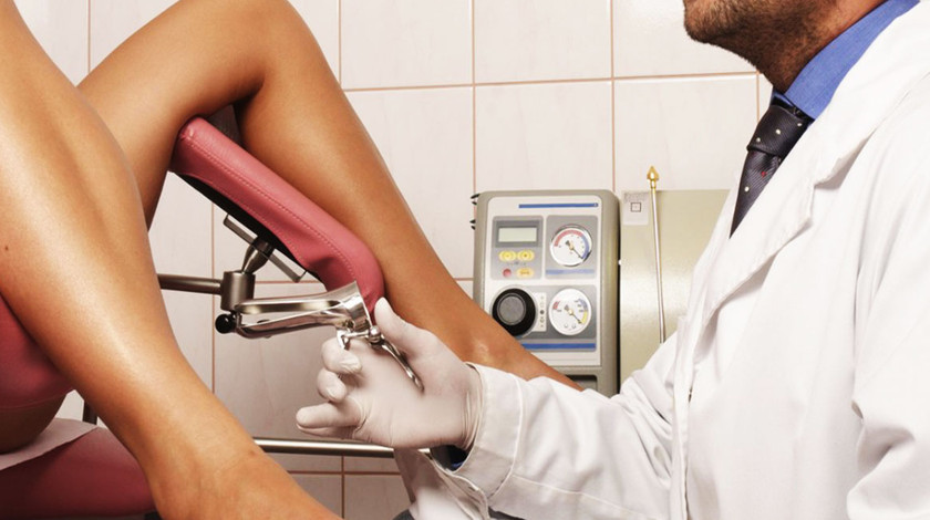 EN VIDEO: ¡Aberrante! Ginecólogo habría violado a una joven de 21 años bajo intimidaciones mientras la atendía