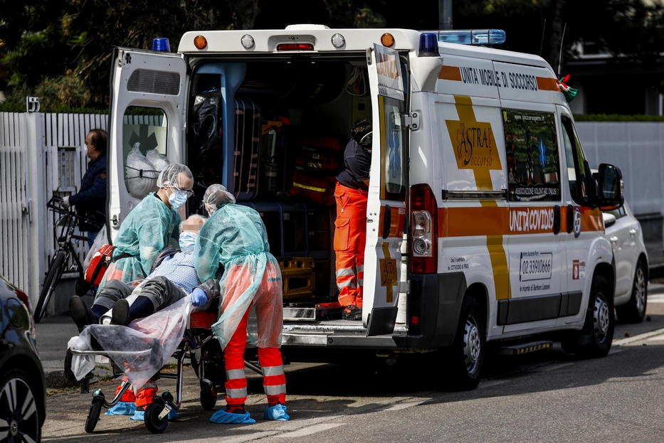 Si fa ricoverare con lo zio down, malato Covid: «Non volevo lasciarlo solo»