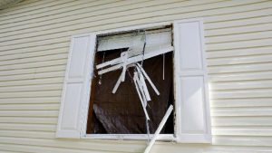Suspected Florida Burglar Dies After Window Closes On Him | News Break