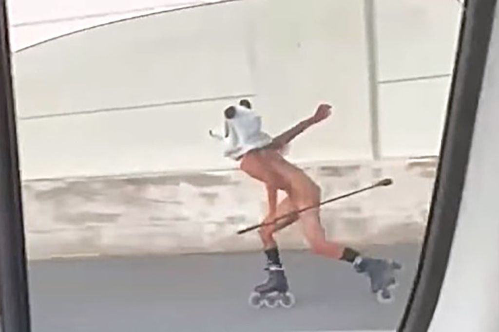 Nude Rollerskating