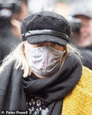 Cancer faker, 29, who shaved her head to fool friends is jailed for five months | Daily Mail Online